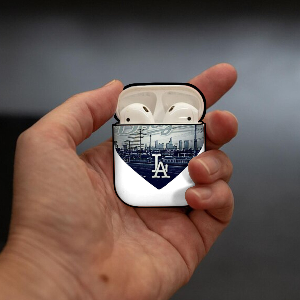  AirPods 2 Case Hard Shell Black, Flexible PC Material, Precise Cutouts, Full Protection, Anti-Fingerprint, Washable, Includes Keychain – Durable & Slim Design