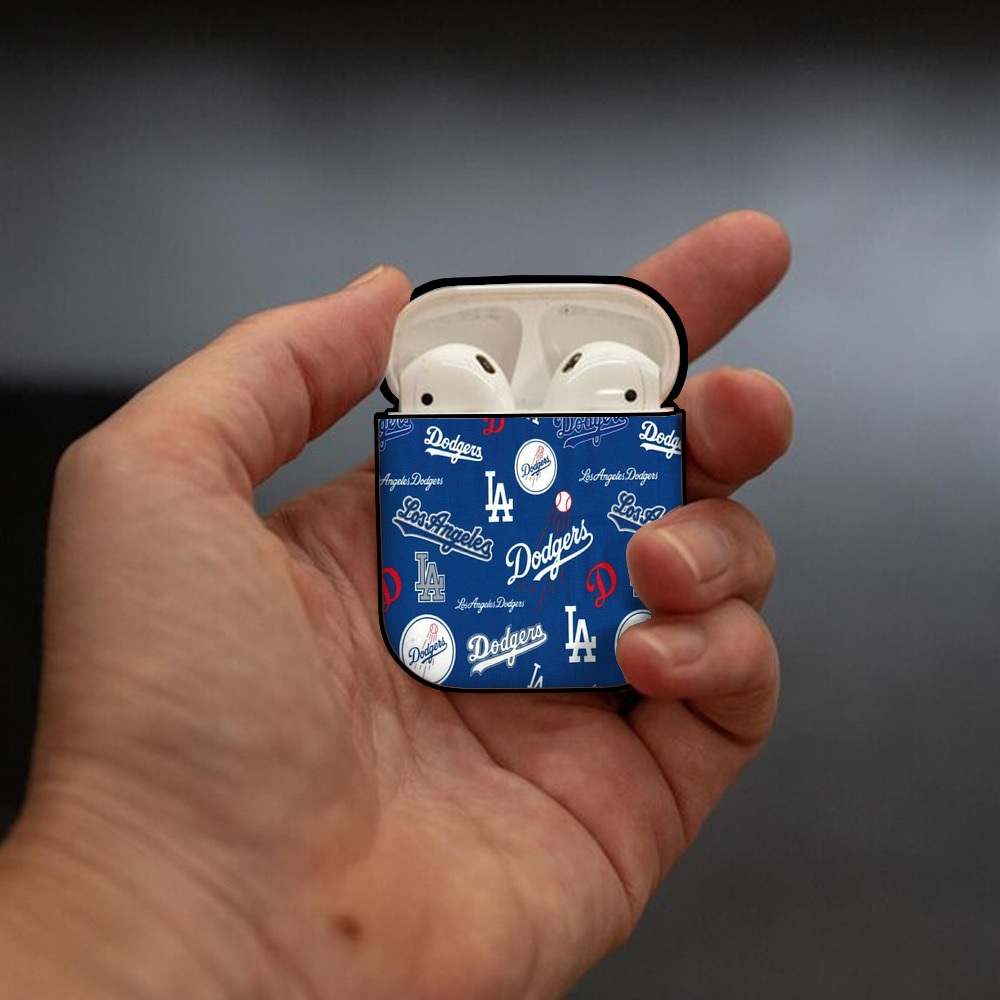  AirPods 2 Case Hard Shell Black, Flexible PC Material, Precise Cutouts, Full Protection, Anti-Fingerprint, Washable, Includes Keychain – Durable & Slim Design