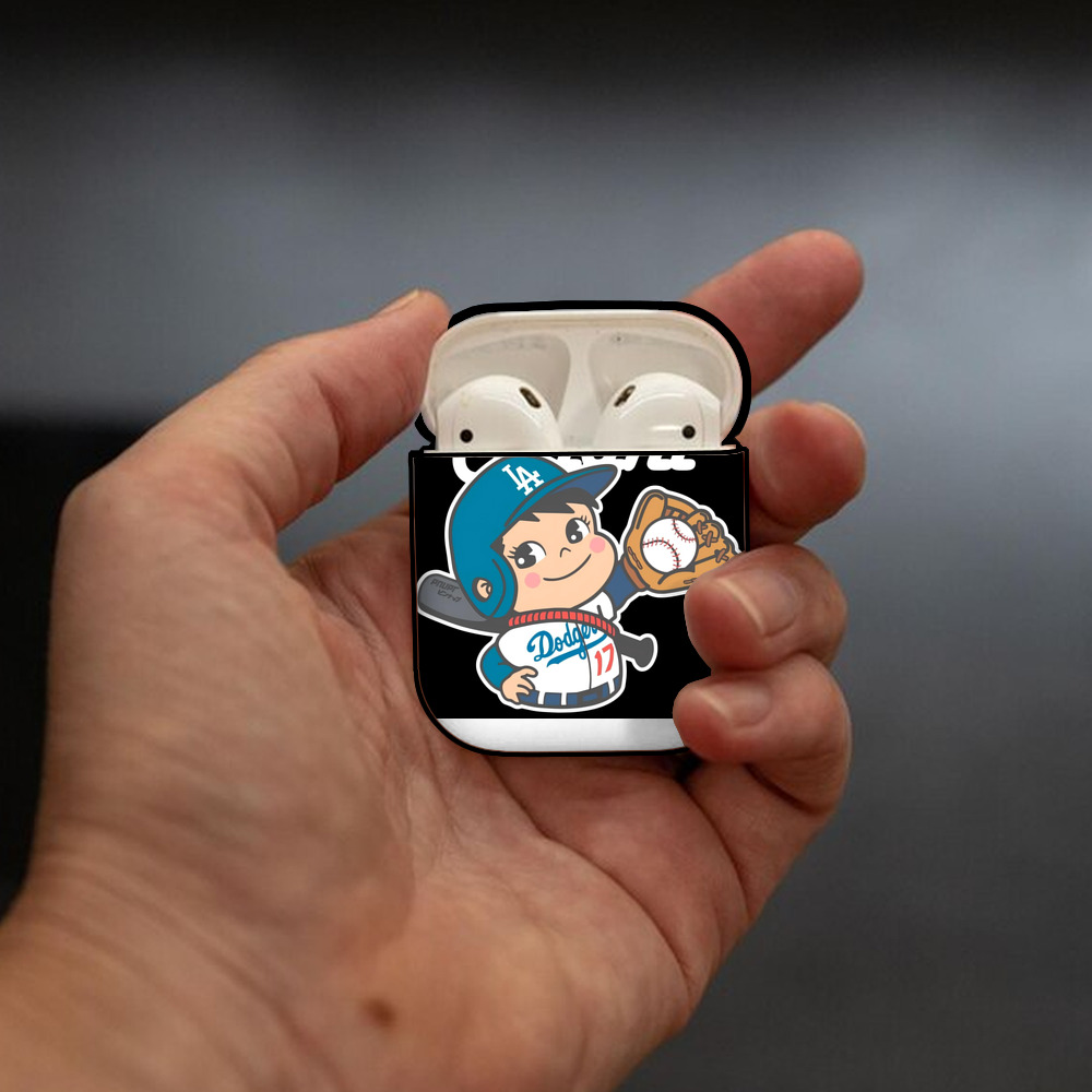  AirPods 2 Case Hard Shell Black, Flexible PC Material, Precise Cutouts, Full Protection, Anti-Fingerprint, Washable, Includes Keychain – Durable & Slim Design