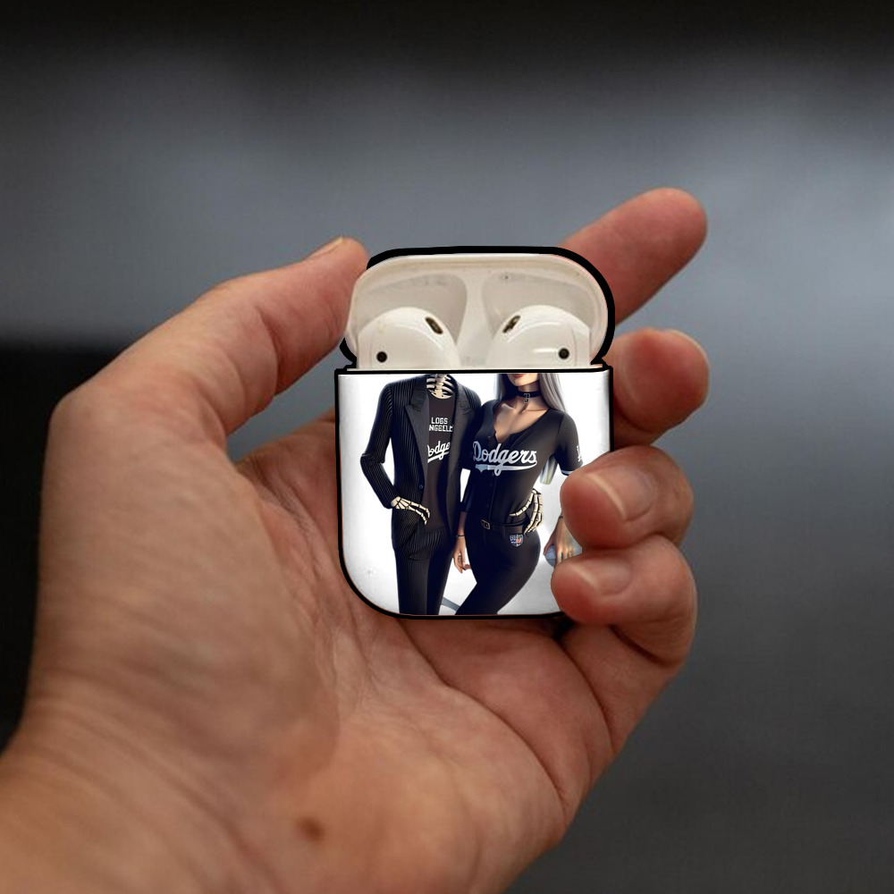  AirPods 2 Case Hard Shell Black, Flexible PC Material, Precise Cutouts, Full Protection, Anti-Fingerprint, Washable, Includes Keychain – Durable & Slim Design