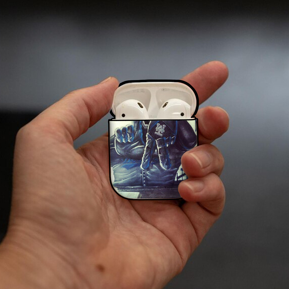  AirPods 2 Case Hard Shell Black, Flexible PC Material, Precise Cutouts, Full Protection, Anti-Fingerprint, Washable, Includes Keychain – Durable & Slim Design