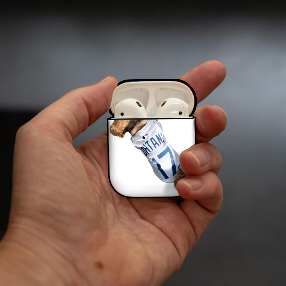  AirPods 2 Case Hard Shell Black, Flexible PC Material, Precise Cutouts, Full Protection, Anti-Fingerprint, Washable, Includes Keychain – Durable & Slim Design