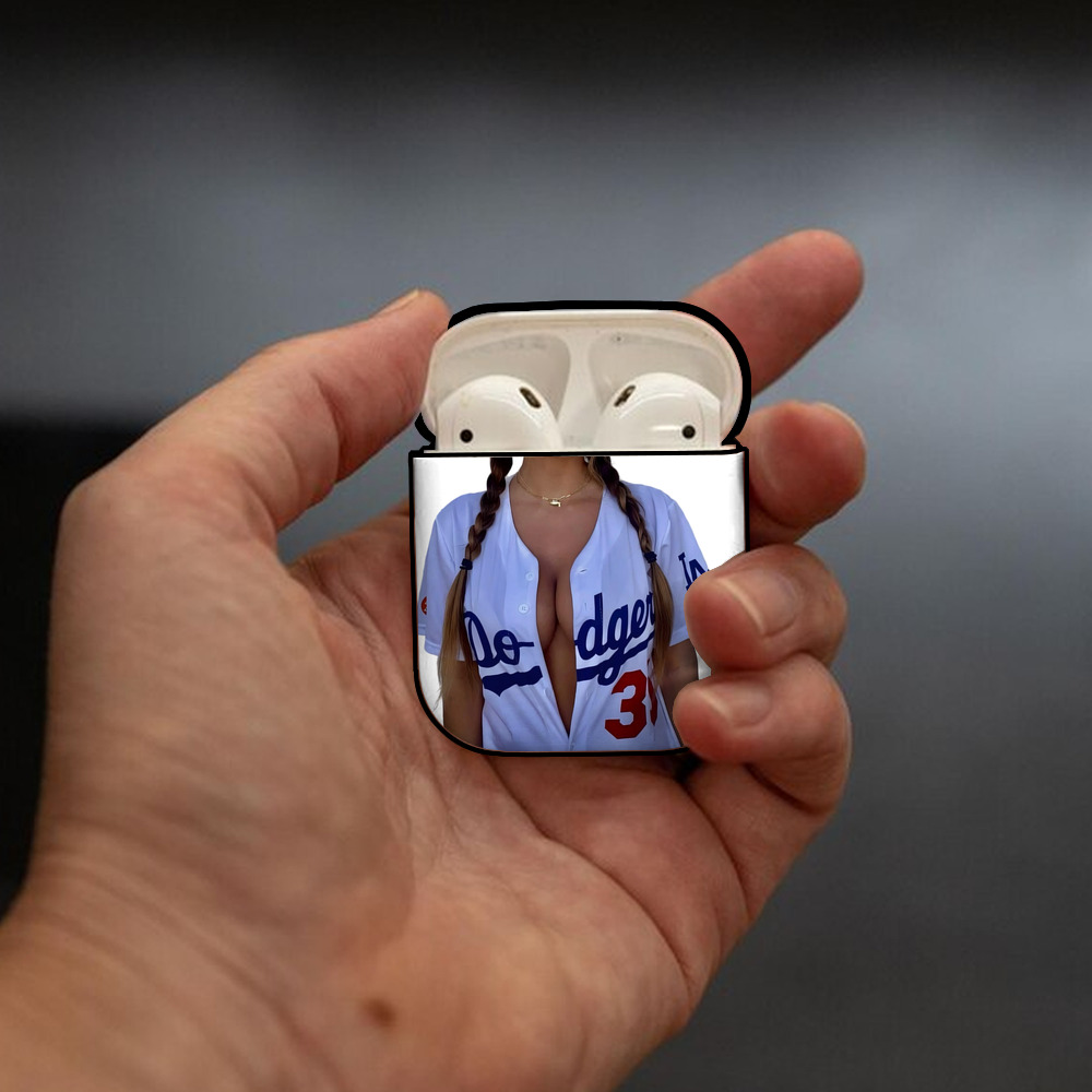  AirPods 2 Case Hard Shell Black, Flexible PC Material, Precise Cutouts, Full Protection, Anti-Fingerprint, Washable, Includes Keychain – Durable & Slim Design