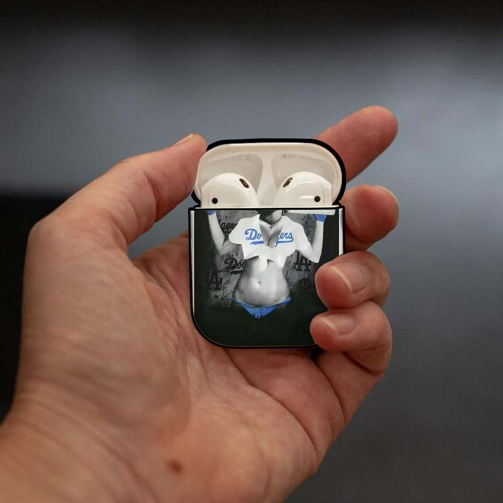  AirPods 2 Case Hard Shell Black, Flexible PC Material, Precise Cutouts, Full Protection, Anti-Fingerprint, Washable, Includes Keychain – Durable & Slim Design