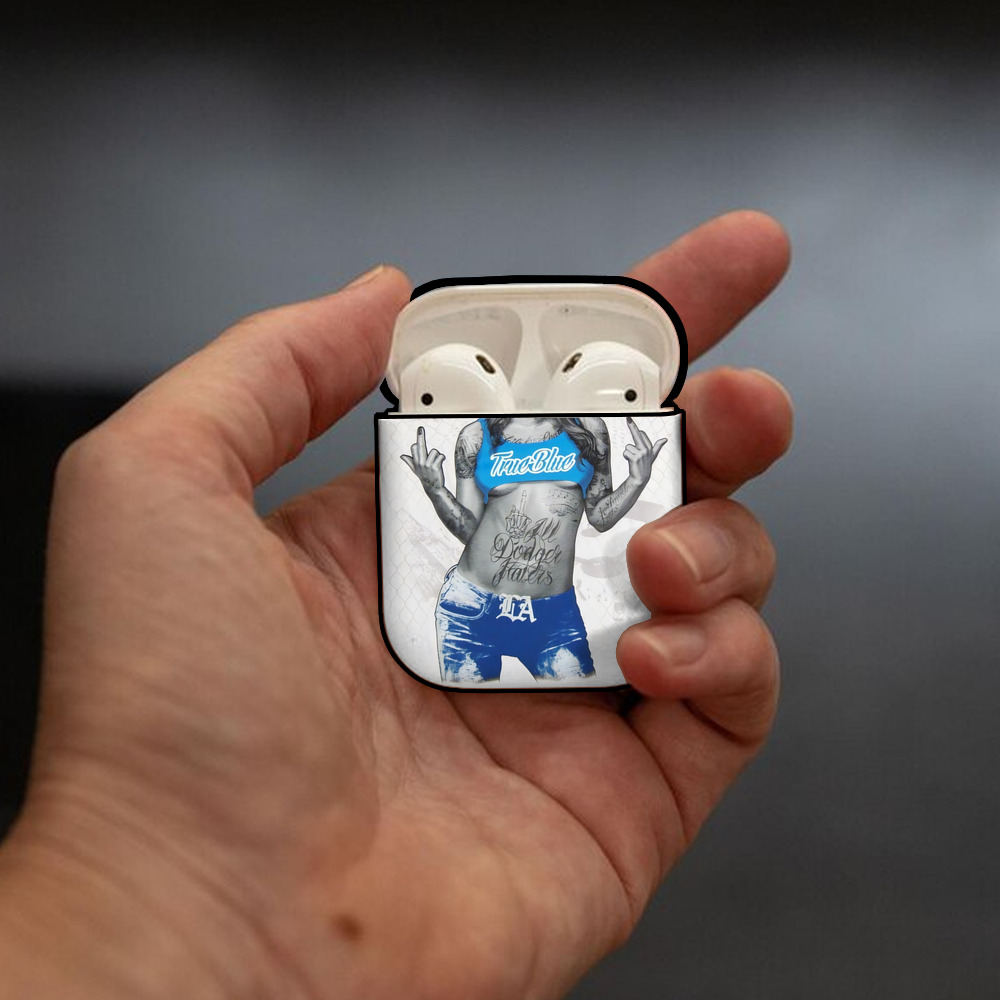  AirPods 2 Case Hard Shell Black, Flexible PC Material, Precise Cutouts, Full Protection, Anti-Fingerprint, Washable, Includes Keychain – Durable & Slim Design