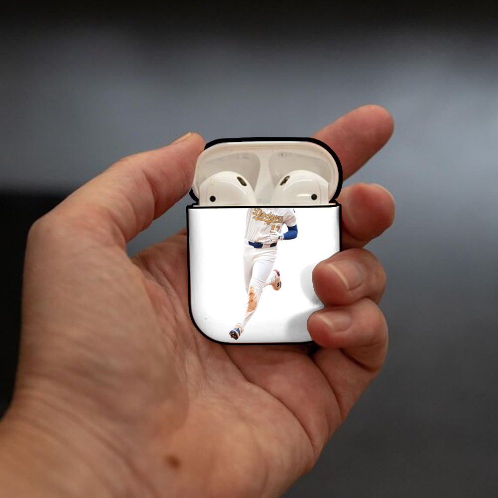  AirPods 2 Case Hard Shell Black, Flexible PC Material, Precise Cutouts, Full Protection, Anti-Fingerprint, Washable, Includes Keychain – Durable & Slim Design