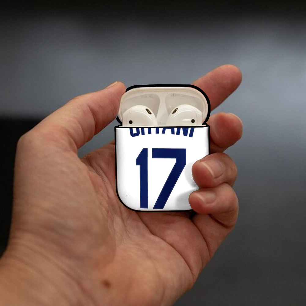  AirPods 2 Case Hard Shell Black, Flexible PC Material, Precise Cutouts, Full Protection, Anti-Fingerprint, Washable, Includes Keychain – Durable & Slim Design