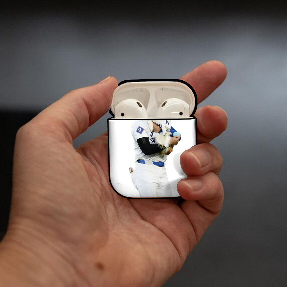  AirPods 2 Case Hard Shell Black, Flexible PC Material, Precise Cutouts, Full Protection, Anti-Fingerprint, Washable, Includes Keychain – Durable & Slim Design