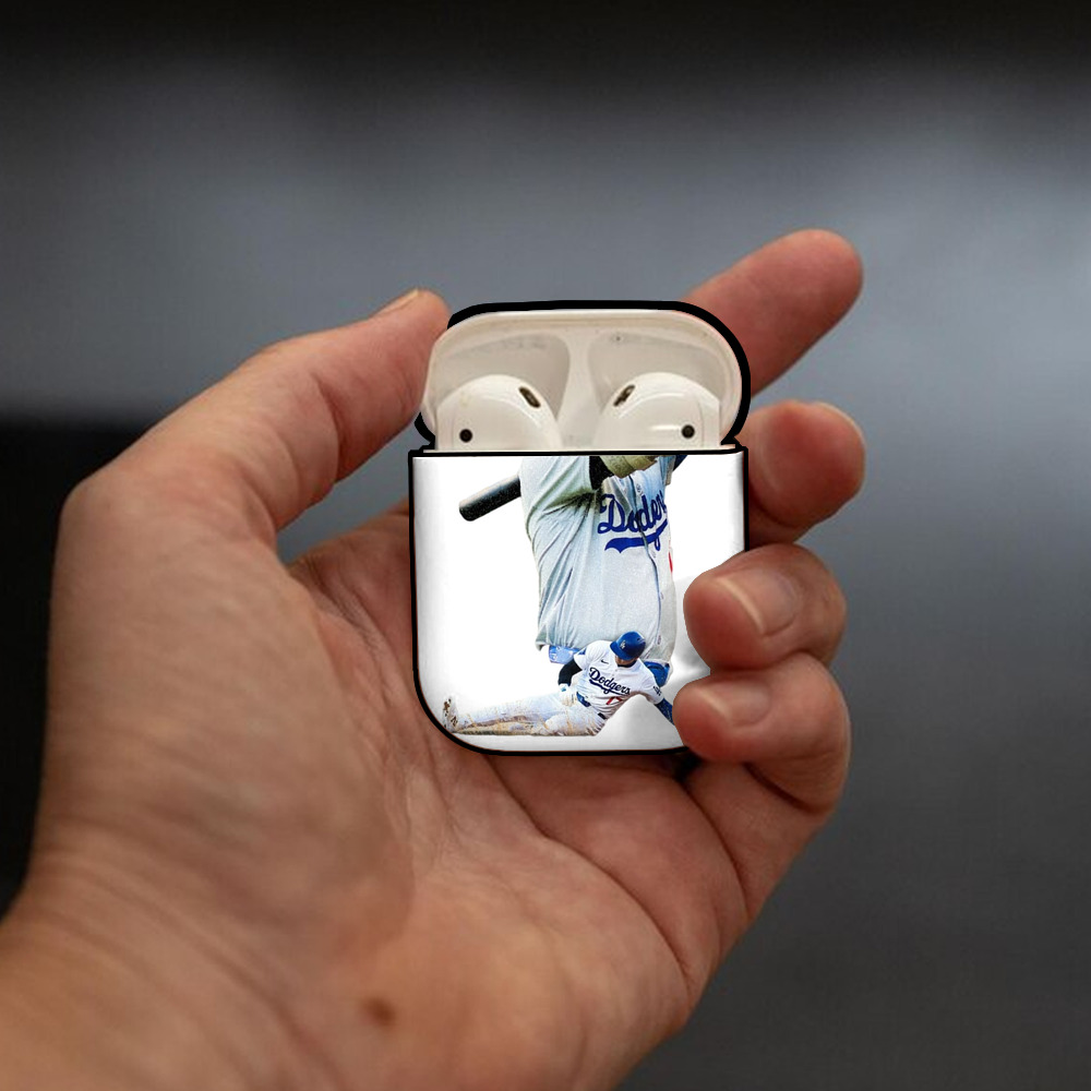  AirPods 2 Case Hard Shell Black, Flexible PC Material, Precise Cutouts, Full Protection, Anti-Fingerprint, Washable, Includes Keychain – Durable & Slim Design