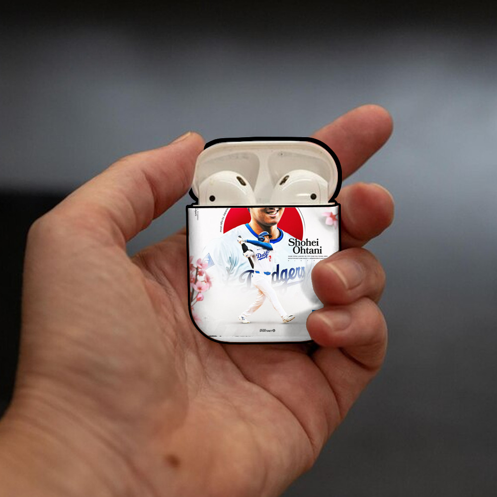  AirPods 2 Case Hard Shell Black, Flexible PC Material, Precise Cutouts, Full Protection, Anti-Fingerprint, Washable, Includes Keychain – Durable & Slim Design