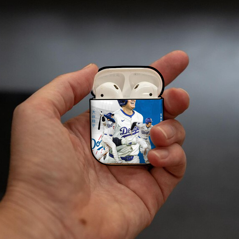  AirPods 2 Case Hard Shell Black, Flexible PC Material, Precise Cutouts, Full Protection, Anti-Fingerprint, Washable, Includes Keychain – Durable & Slim Design