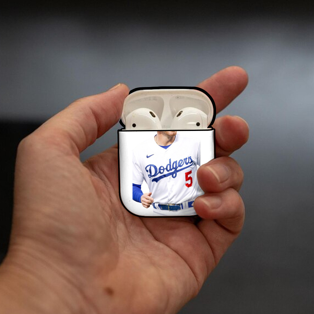  AirPods 2 Case Hard Shell Black, Flexible PC Material, Precise Cutouts, Full Protection, Anti-Fingerprint, Washable, Includes Keychain – Durable & Slim Design