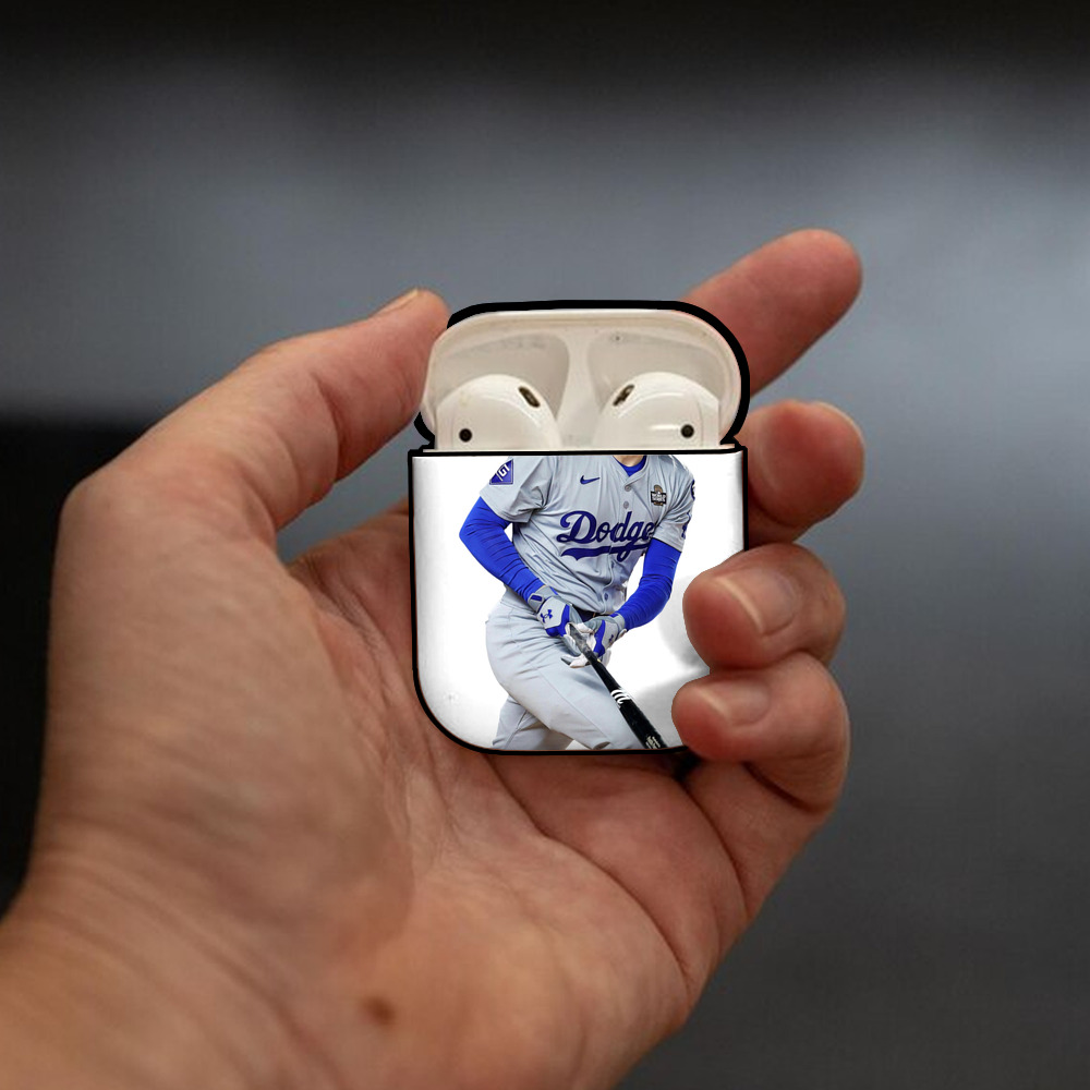  AirPods 2 Case Hard Shell Black, Flexible PC Material, Precise Cutouts, Full Protection, Anti-Fingerprint, Washable, Includes Keychain – Durable & Slim Design