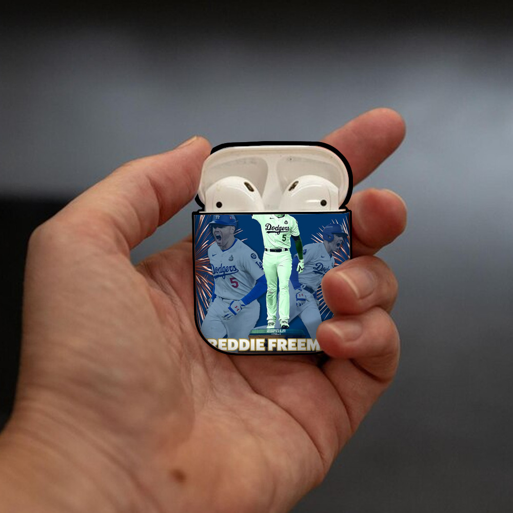  AirPods 2 Case Hard Shell Black, Flexible PC Material, Precise Cutouts, Full Protection, Anti-Fingerprint, Washable, Includes Keychain – Durable & Slim Design