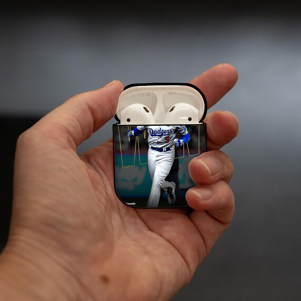  AirPods 2 Case Hard Shell Black, Flexible PC Material, Precise Cutouts, Full Protection, Anti-Fingerprint, Washable, Includes Keychain – Durable & Slim Design