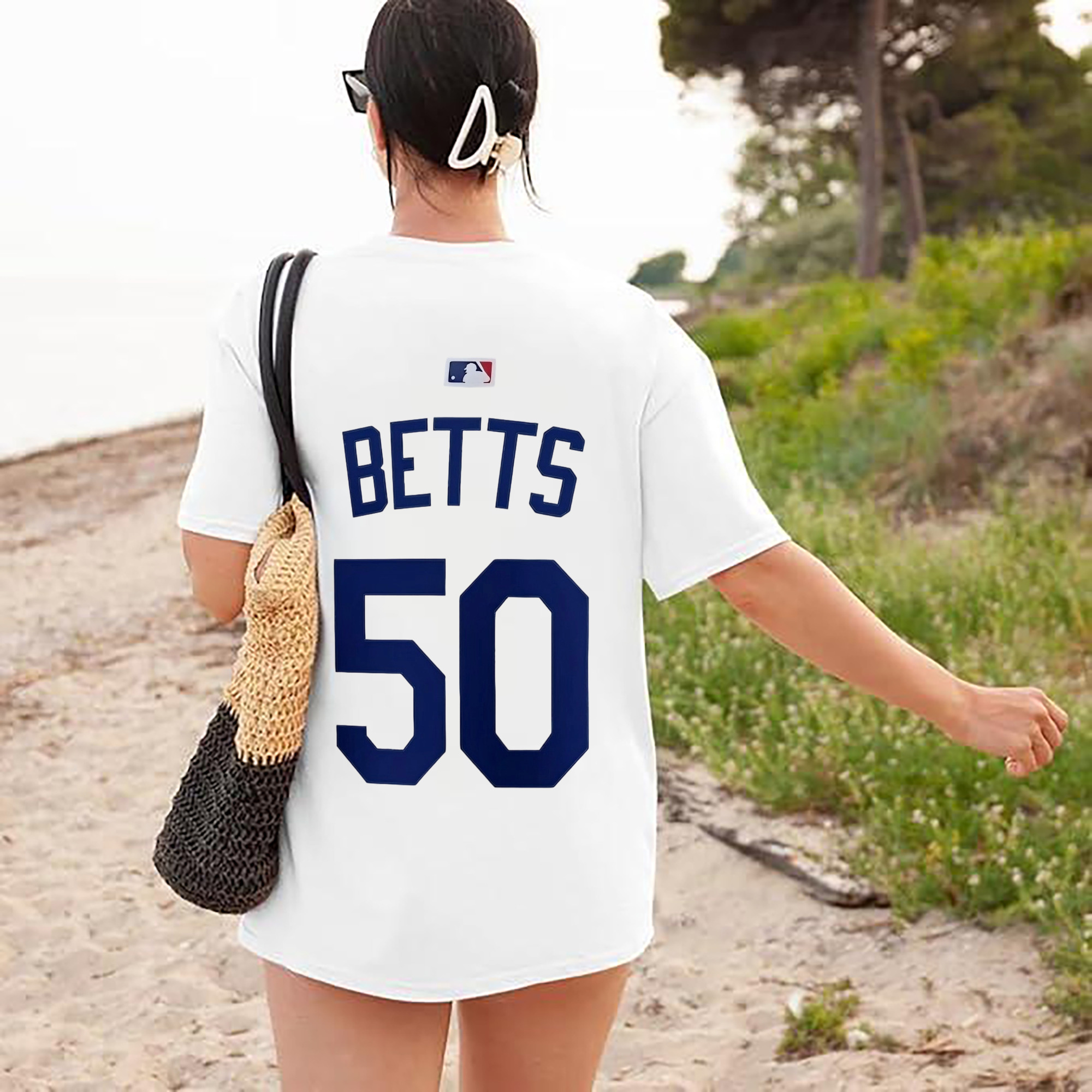  180g Combed Cotton T-Shirt With Back Heat Transfer Print – Soft, Lightweight, Fitted Design – Stylish Casual Wear For Sports & Everyday Use