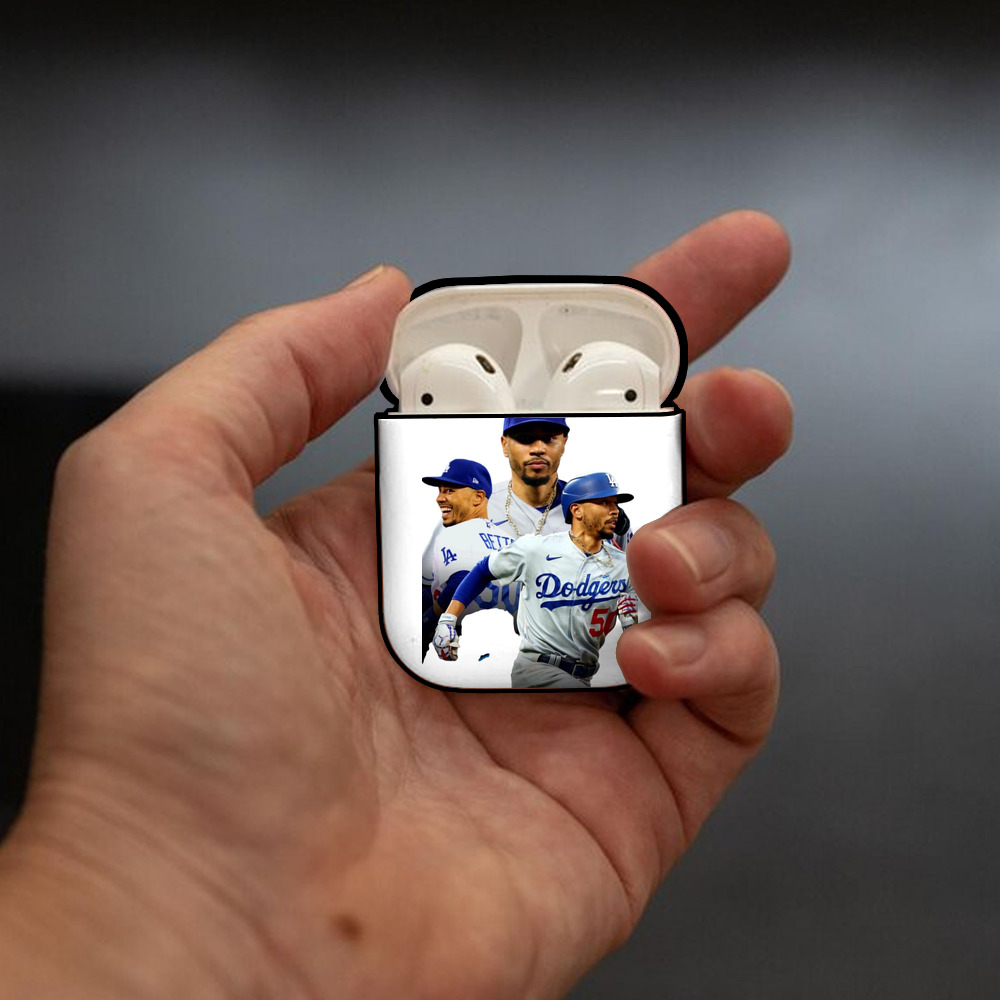  AirPods 2 Case Hard Shell Black, Flexible PC Material, Precise Cutouts, Full Protection, Anti-Fingerprint, Washable, Includes Keychain – Durable & Slim Design