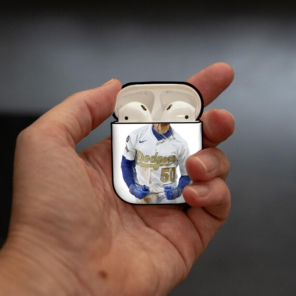  AirPods 2 Case Hard Shell Black, Flexible PC Material, Precise Cutouts, Full Protection, Anti-Fingerprint, Washable, Includes Keychain – Durable & Slim Design