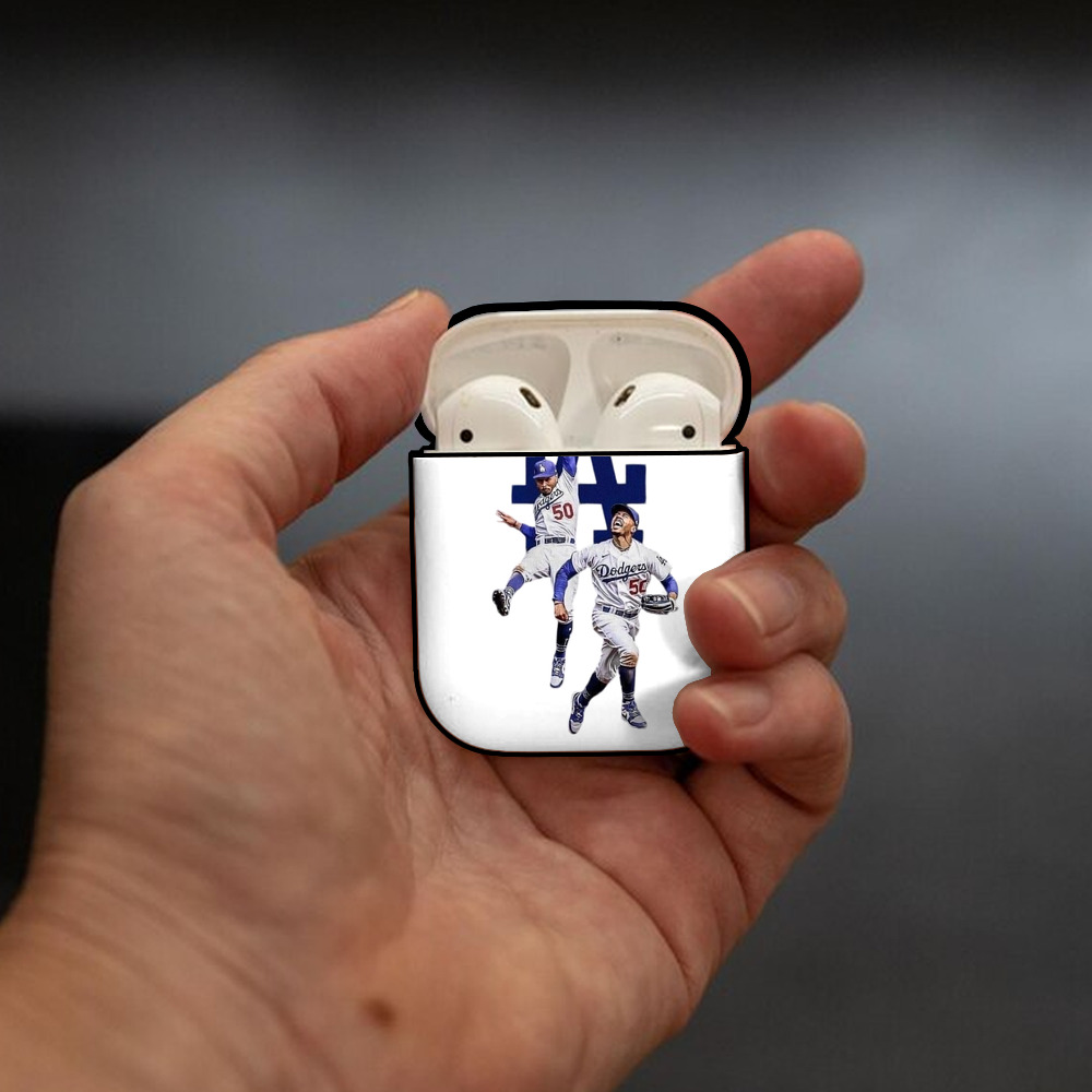  AirPods 2 Case Hard Shell Black, Flexible PC Material, Precise Cutouts, Full Protection, Anti-Fingerprint, Washable, Includes Keychain – Durable & Slim Design