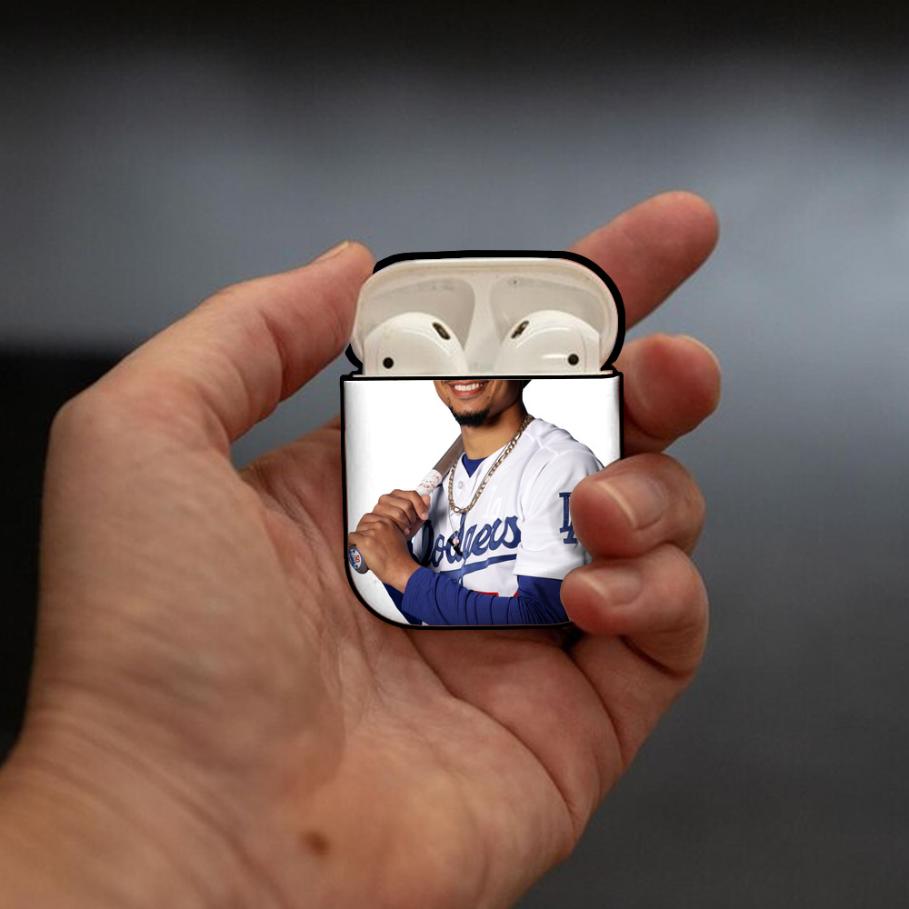  AirPods 2 Case Hard Shell Black, Flexible PC Material, Precise Cutouts, Full Protection, Anti-Fingerprint, Washable, Includes Keychain – Durable & Slim Design