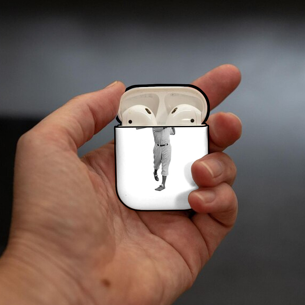  AirPods 2 Case Hard Shell Black, Flexible PC Material, Precise Cutouts, Full Protection, Anti-Fingerprint, Washable, Includes Keychain – Durable & Slim Design