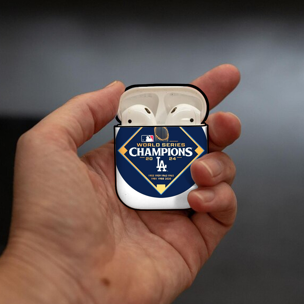  AirPods 2 Case Hard Shell Black, Flexible PC Material, Precise Cutouts, Full Protection, Anti-Fingerprint, Washable, Includes Keychain – Durable & Slim Design