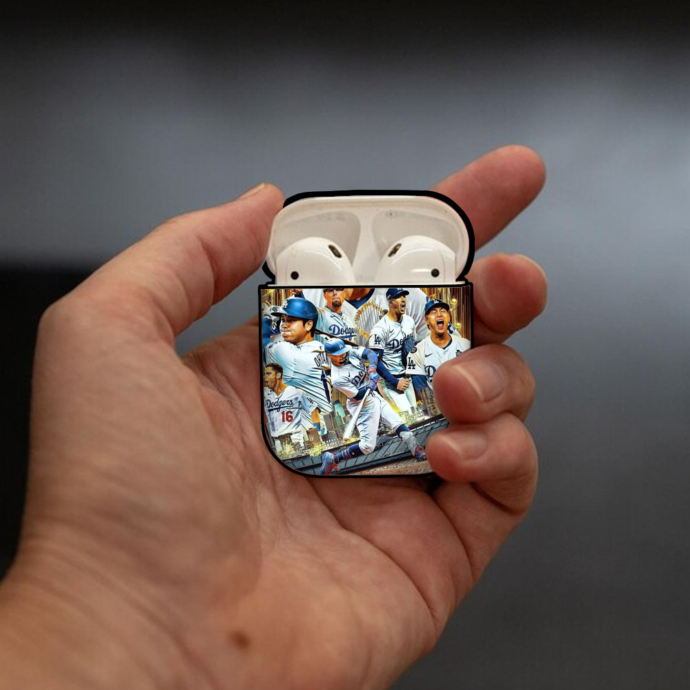  AirPods 2 Case Hard Shell Black, Flexible PC Material, Precise Cutouts, Full Protection, Anti-Fingerprint, Washable, Includes Keychain – Durable & Slim Design