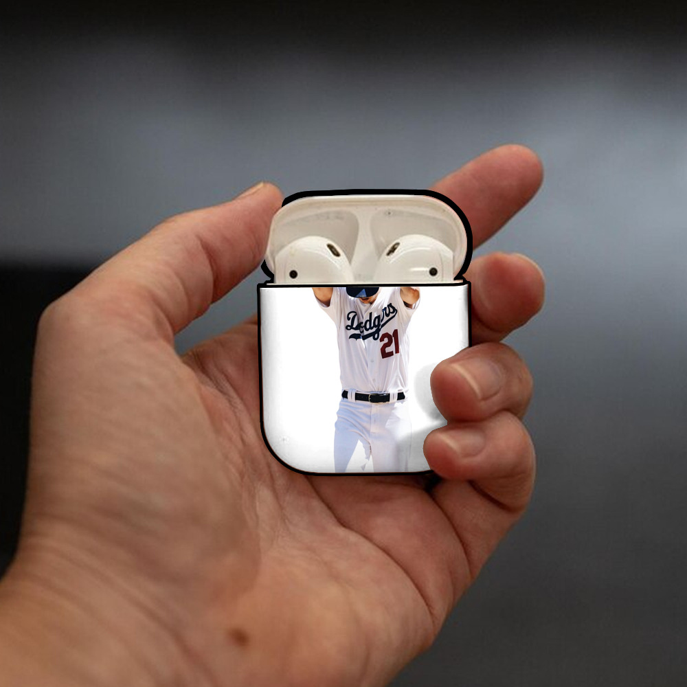  AirPods 2 Case Hard Shell Black, Flexible PC Material, Precise Cutouts, Full Protection, Anti-Fingerprint, Washable, Includes Keychain – Durable & Slim Design