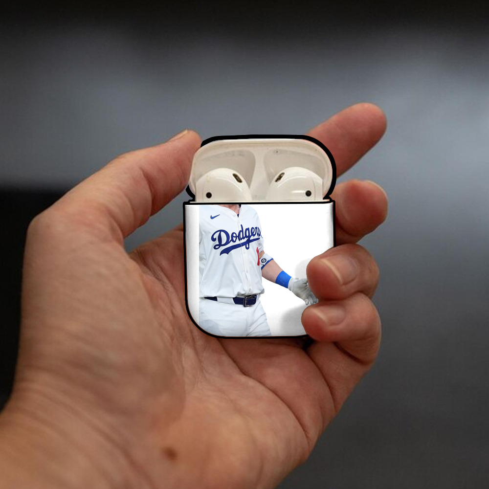  AirPods 2 Case Hard Shell Black, Flexible PC Material, Precise Cutouts, Full Protection, Anti-Fingerprint, Washable, Includes Keychain – Durable & Slim Design