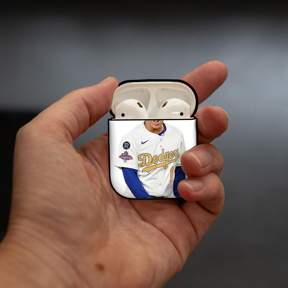  AirPods 2 Case Hard Shell Black, Flexible PC Material, Precise Cutouts, Full Protection, Anti-Fingerprint, Washable, Includes Keychain – Durable & Slim Design